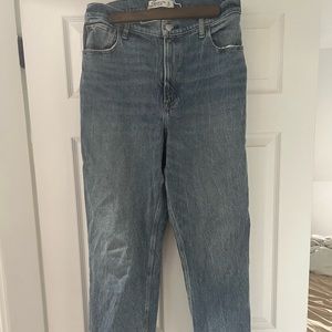 Abercrombie Curve Love 90’s straight ultra high rise